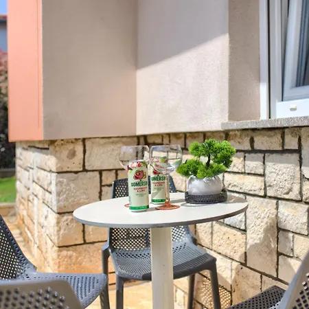 Mons דירה פולה